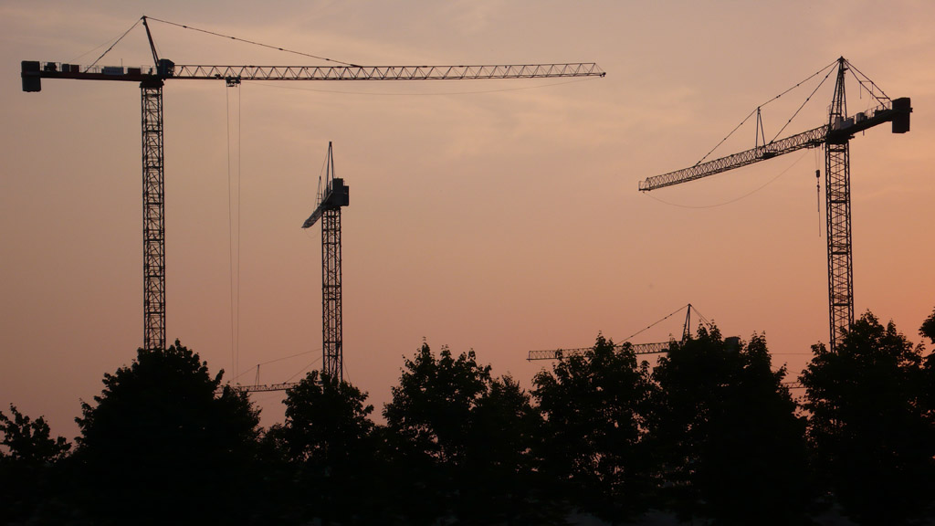 Kliknij, aby powiększyć Dźwigi o zachodzie – budowa Hali Widowiskowo-Sportowej w Czyżynach