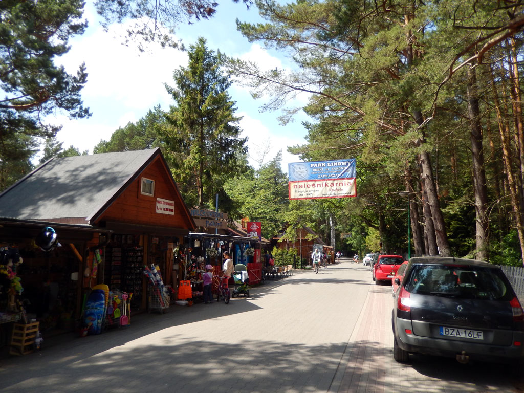 Kliknij, aby powiększyć Dębki
po latach. Próżno szukać choćby okruchów dawnego klimatu.