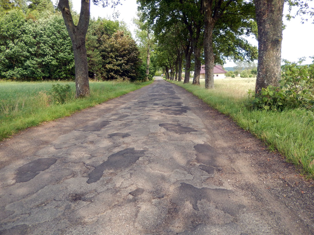 Kliknij, aby powiększyć Standard dróg gminnych w okolicach Lęborka.