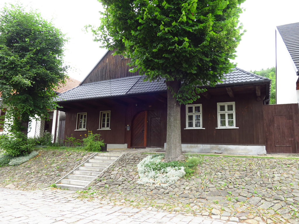 Kliknij, aby powiększyć Lanckorona – Jeden z wielu drewnianych domów