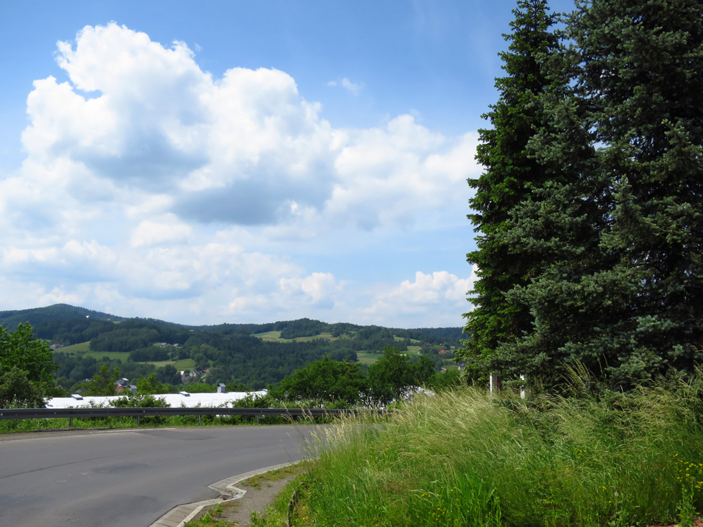 Kliknij, aby powiększyć Okolice Raciechowic, tuż przed zjazdem do wsi Czasław.