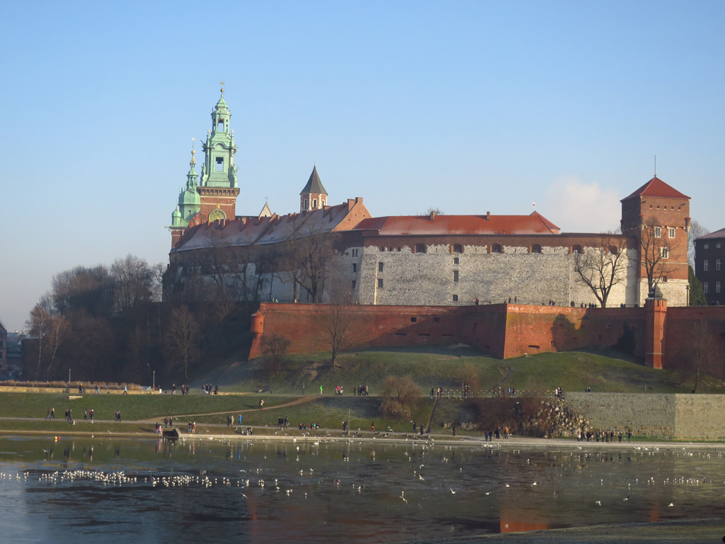 Kliknij, aby powiększyć Wawel w pogodnej atmosferze Nowego Roku.