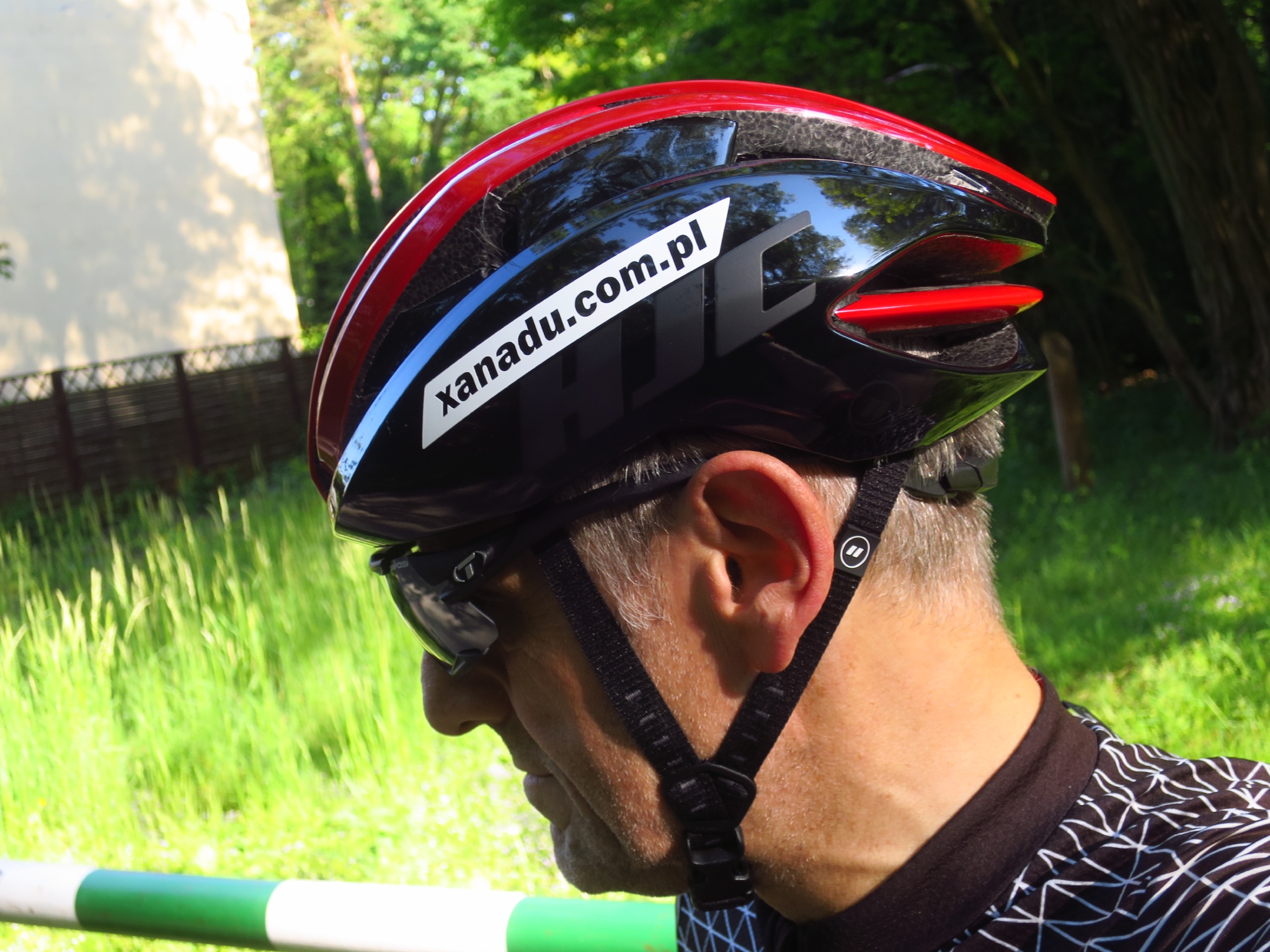 Kliknij, aby powiększyć Efekt zabawy ploterem tnącym - nowa naklejka na kasku.